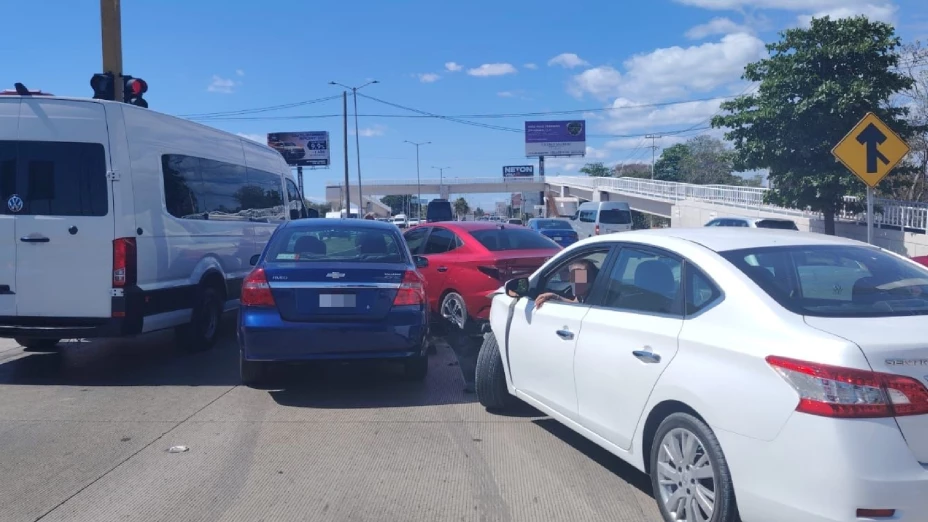 ¡Nuevo Accidente! Carambola en Boulevard Colosio HOY provoca caos vehicular en Cancún