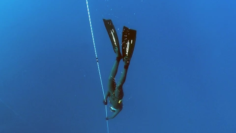 Apnea dinámica con aletas