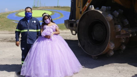 quinceañera fotos basurero papa.jpg