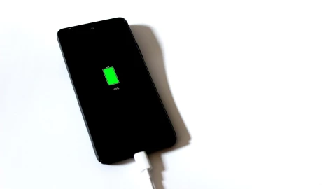 Este es el peor enemigo de la batería de tu celular y no puedes evitarlo