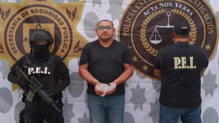 Cae ‘Papá Oso’ en Mérida, acusado de abusar en grupo de una mujer en motel. En la imagen se observa a Joaquín Alberto “N”, alias “ Papá Oso”, de 46 años, originario de Villahermosa, Tabasco, chofer de plataforma digital.