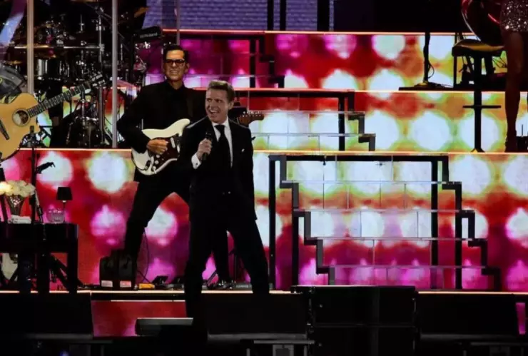 Luis Miguel hace historia en el Santiago Bernabéu ante más de 70 mil asistentes