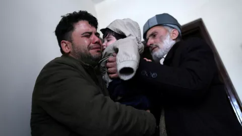 bebé evacuación Afganistán aeropuerto