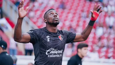 julian quiñones inicia proceso de naturalizacion mexicana