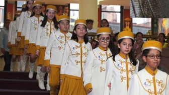 La llegada de los niños gritones