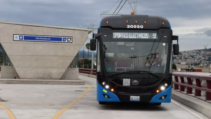 Convocatoria para ser operador de Trolebús de la CDMX con requisitos, salario y prestaciones.