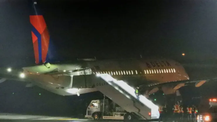 ¡Tragedia en EU! Hombre muere dentro del motor de un avión en aeropuerto de Utah