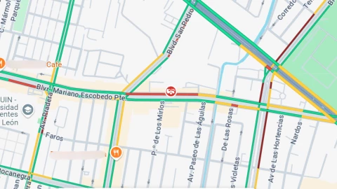 Accidente en bulevar Mariano Escobedo provoca tráfico en León, 4 de abril 2025.png