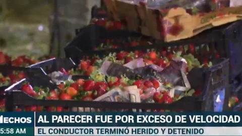 camioneta-volcada-circuito-interior-y-auto-muro-calzada-de-tlalpan-fresas