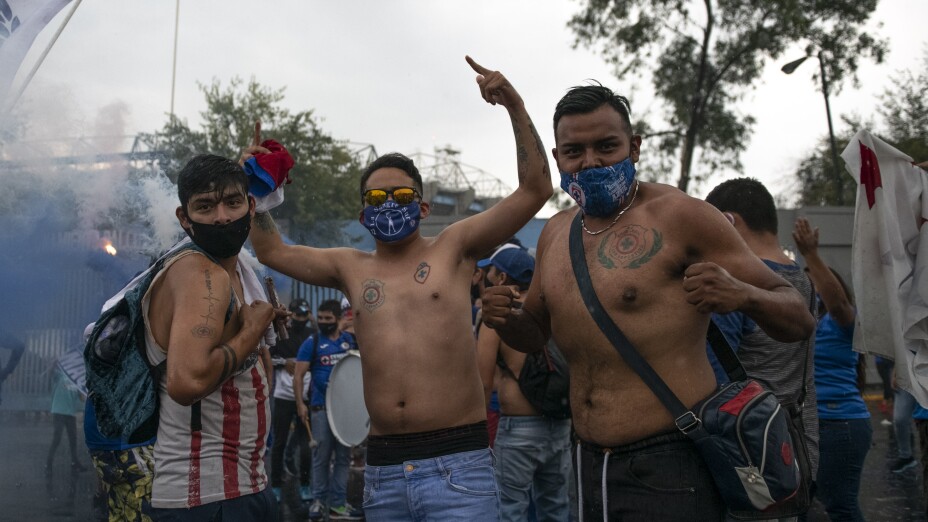 Cruz Azul aficionados