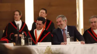 Juan Ramón de la Fuente en reunión