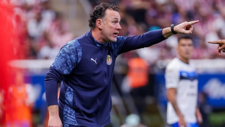 Gabriel Milito, DT de Chivas