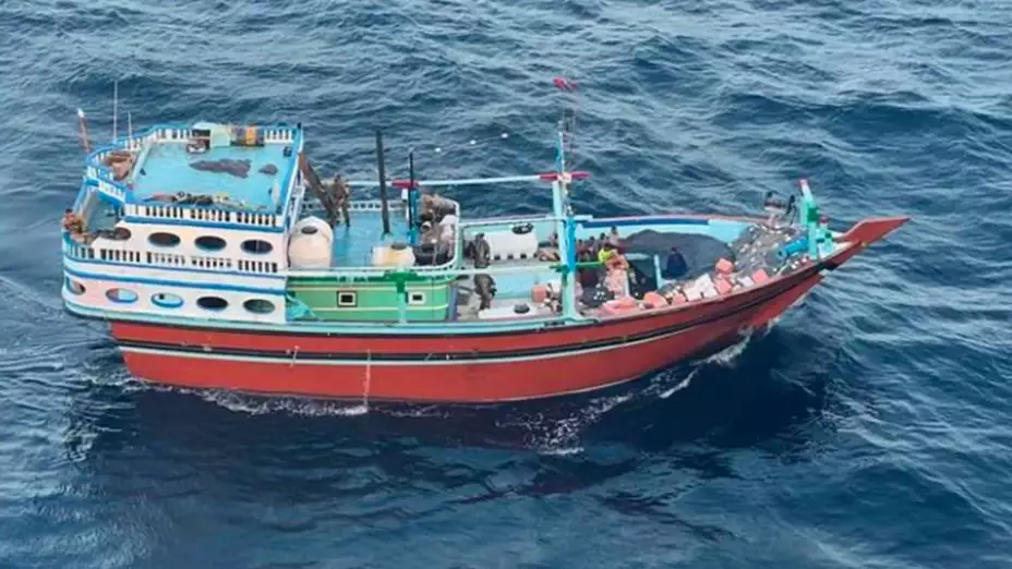 Incautación de un bote que transportaba componentes de armas a hutíes en Yemen.