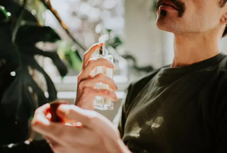 Los mejores perfumes para hombre según la IA