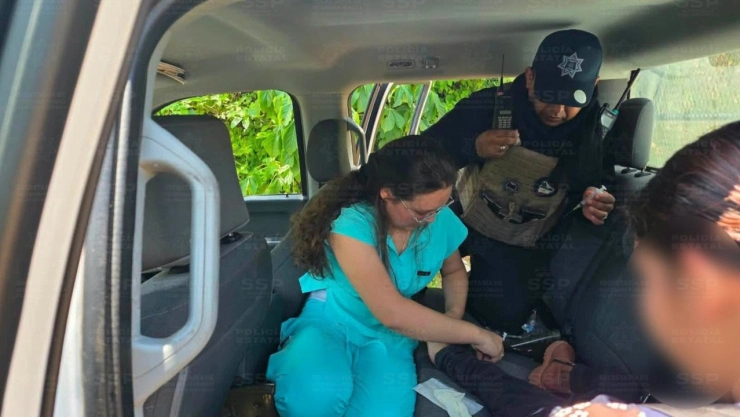 ¡Héroes suman fuerzas! Salvan a bebé tras picadura de alacrán en Durango durante operativo de emerge.jpg
