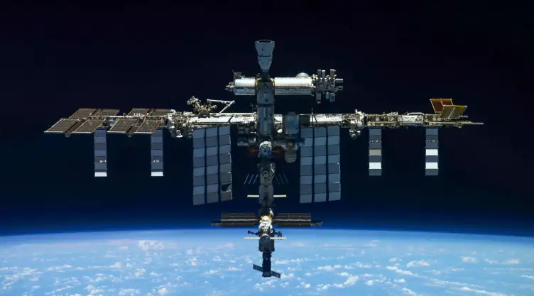 Estación Espacial Internacional vista desde la nave rusa Soyuz MS-19