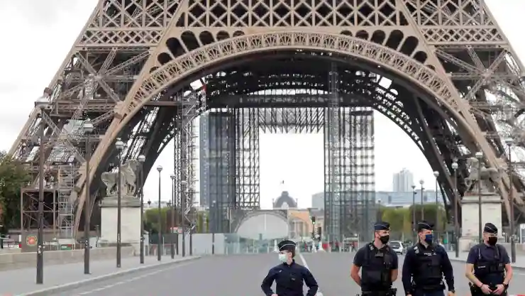 evacuan-torre-eiffel-alerta-bomba (1).jpg