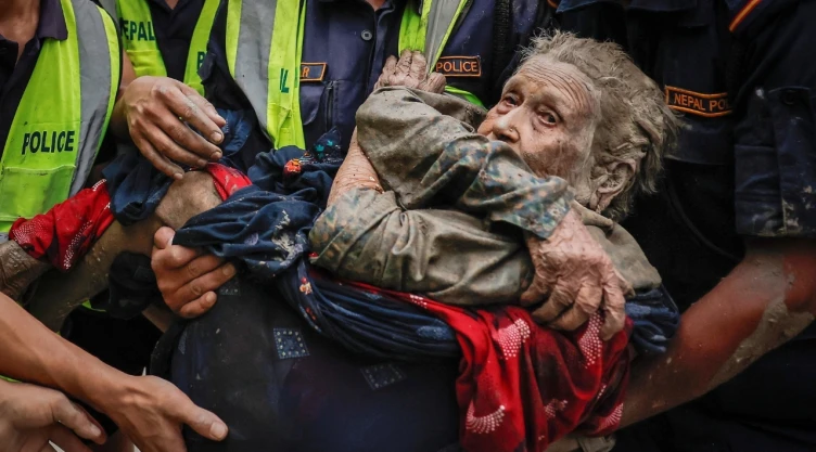 Muertos y desaparecidos en Nepal y China por el deslave