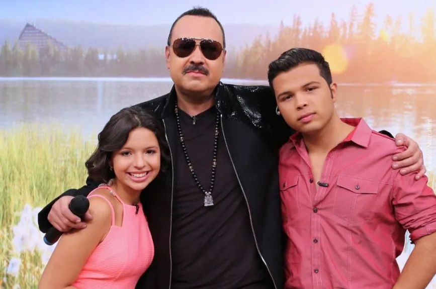 Pepe Aguilar hijos..jpg