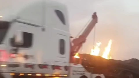 Incendio tráiler en Macrolibramiento de Querétaro dirección Palmillas 6 de enero 2025