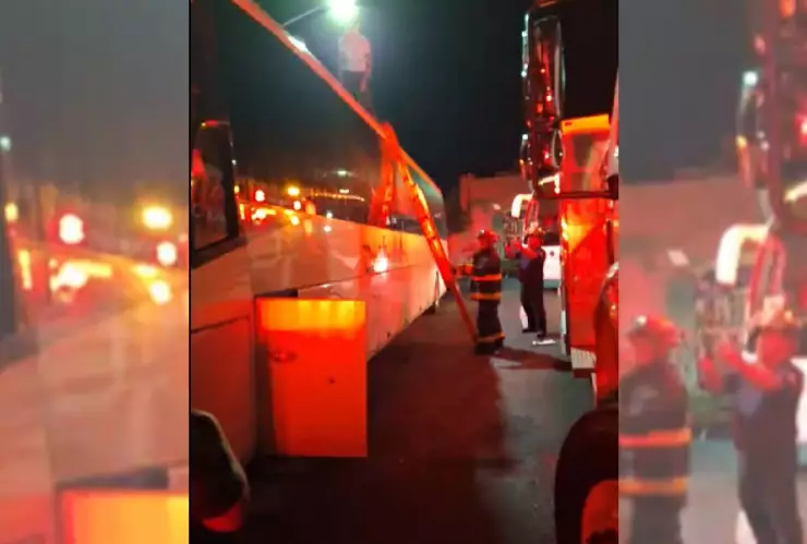 ¡En el olvido! Joven se queda dormido en el autobús y el chofer lo deja encerrado en Playa del CarmeN