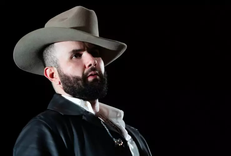 Carín León: quién es el cantante de regional mexicano telonero de los Rolling Stone