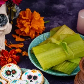 Ideas DIY 3 ideas para hacer un tamal de dulce fácil y compartir en tu ofrenda de Día de Muertos.jpg