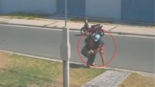 video maestra apuñalada en argentina.png