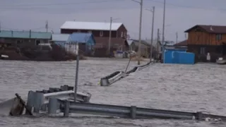 Remanentes del tifón Halong provocan emergencias en Alaska; rescates continúan y comunidades siguen afectadas