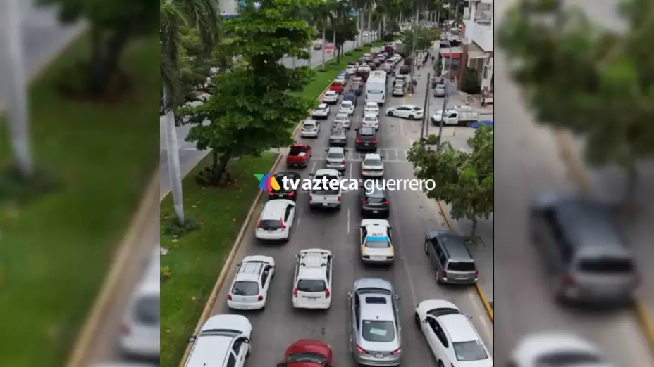 Tráfico intenso en la Av. Costera Miguel Alemán con dirección a la Base Naval.jpg