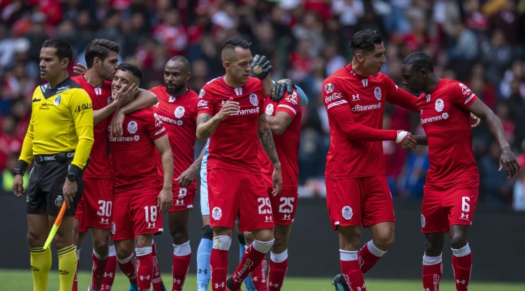 Lateral de Toluca muy cerca de llegar a Francia