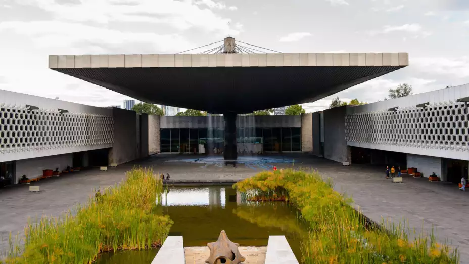 Patio del Museo Nacional de Antropología.