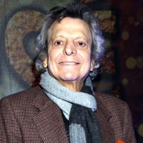 El hijo de César Bono desmiente la información que se difundió sobre que su padre había perdido el ojo.