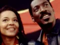 Te contamos por qué a Eddie Murphy lo atraparon con una chica trans y qué hacía con ella. (Escenas de la película ‘El negociador’ por Azteca 7)
