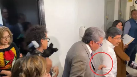 Ricardo Monreal jalonea a Hugo Aguilar Ortiz.