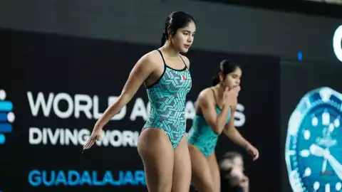 Mia y Lia Cueva clavadistas medallistas de plata Mundial de Clavados Guadalajara 2025