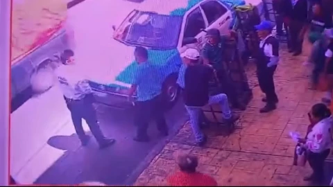 Taxista golpea a agente de tránsito en Tehuacán por infracción