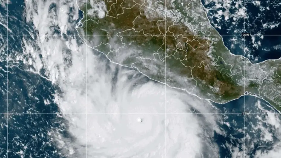 Huracán Polo en el océano Pacífico frente a la costa de México.