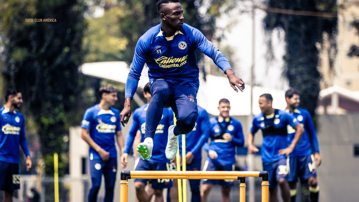 julian quinones america club.jpg