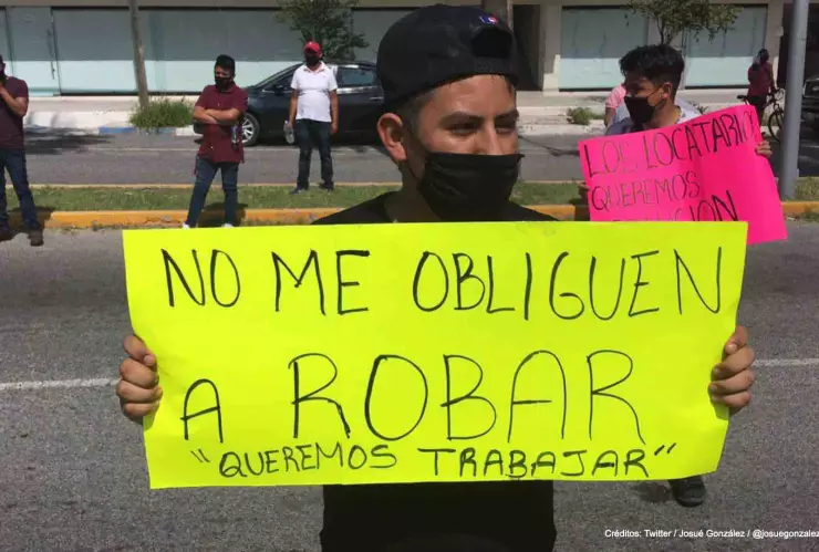 joven mensaje robo manifestacion.jpg