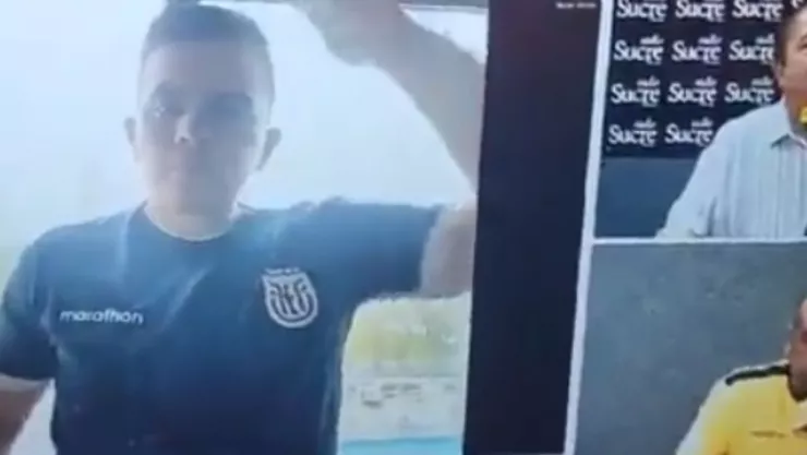 Video Reportero de deportes enfoca a su amante durante transmisión en motel en Argentina