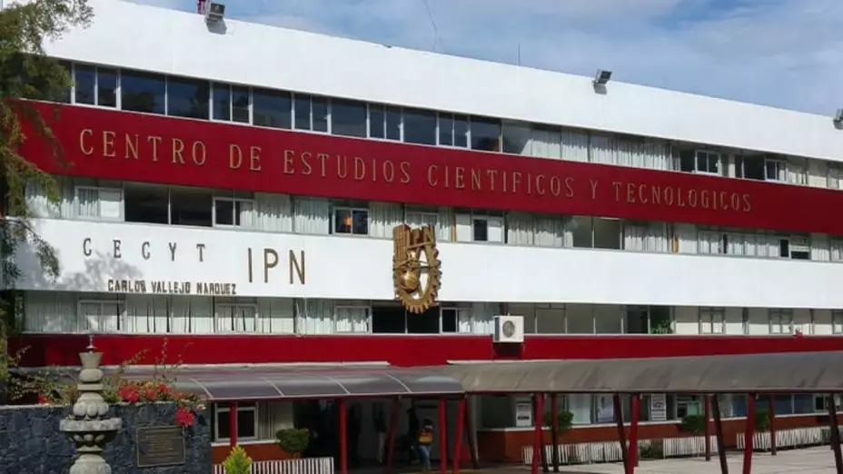 Fachada del Centro de Estudios Científicos y Tecnológicos del IPN.