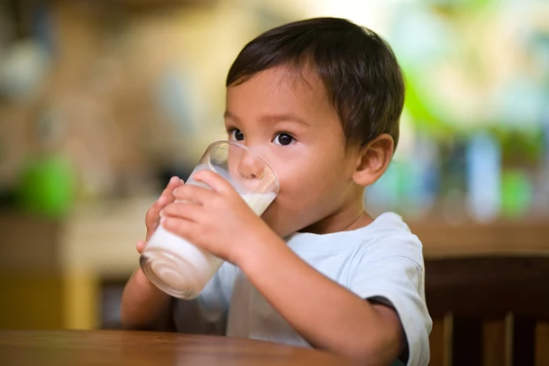 Los niños deben tomar leche durante su crecimiento y la Profeco recomendó marcas específicas