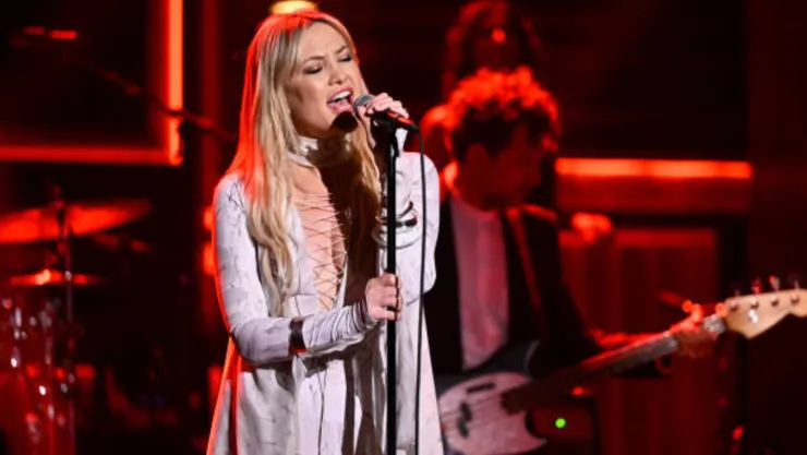 kate hudson revelo carrera musical curo heridas familiares
