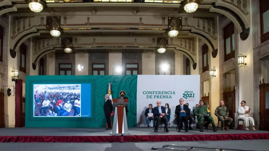 AMLO 28 MAY 2021 REGRESO A CLASES.jpg