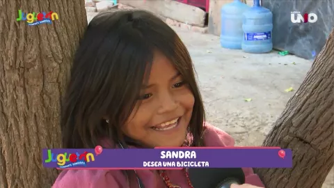 Sandra, una niña de la sindicatura de Villa Unión, en Mazatlán, quien desea que los Reyes Magos le traigan una bicicleta
