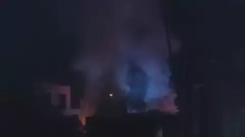 Se quema casa de familia en Juan Pablo II por presunta pirotecnia