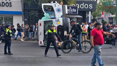 Volcadura de ambulancia