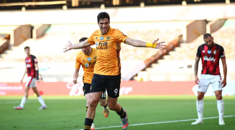 El gol de Raúl Jiménez que le dio el triunfo al Wolverhampton
