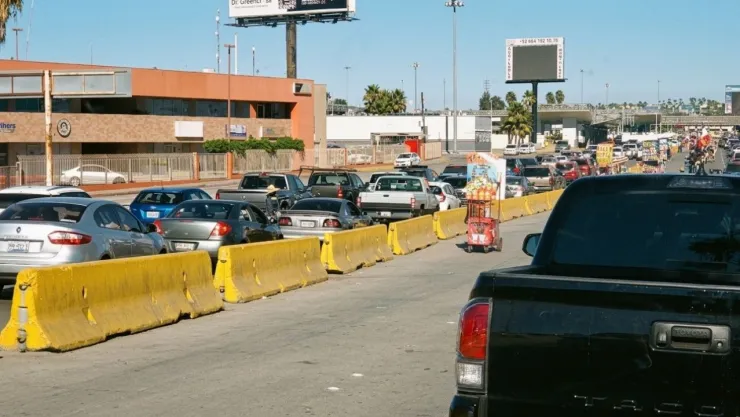 Reportan largas esperas en Otay y San Ysidro; filas inician desde la madrugada